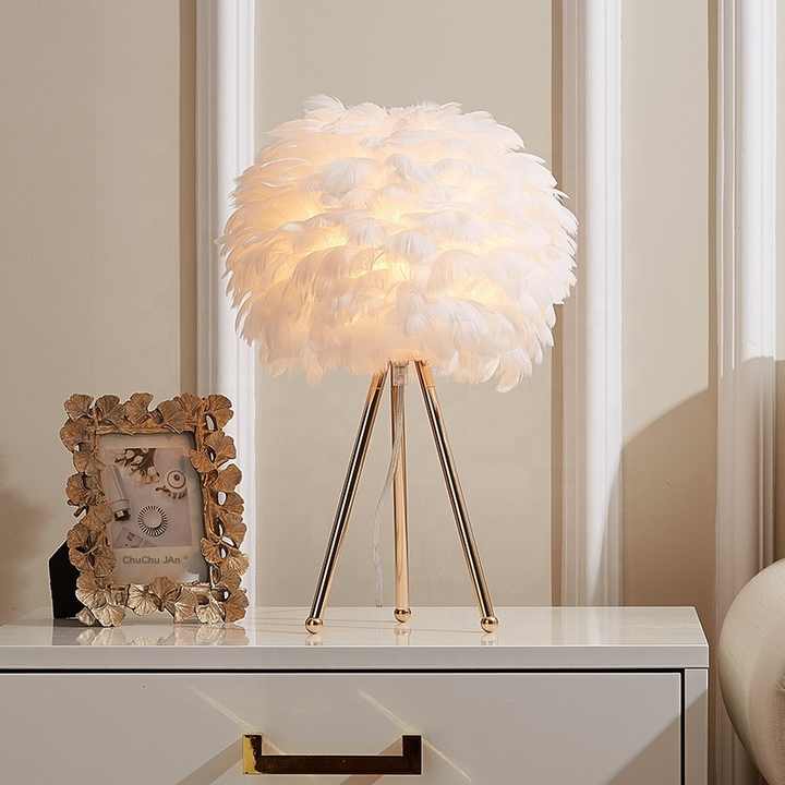 Dimmable Feather Table Lamp - Elegant Decorative Lighting for Home
