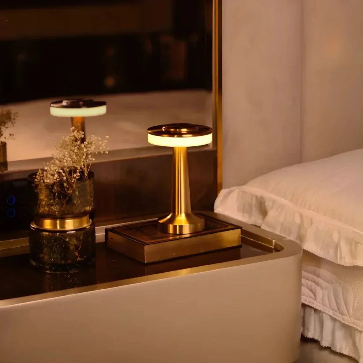 Rechargeable Touch-Control Retro Wireless Table Lamp - Mood Light